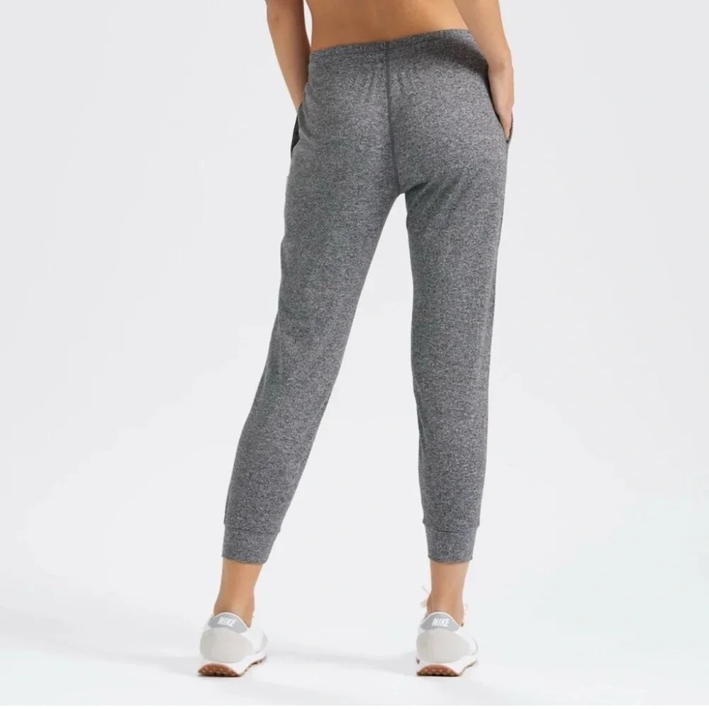 Vuori DreamKnit Performance Joggers Charcoal Heather Size S - Picture 2 of 7